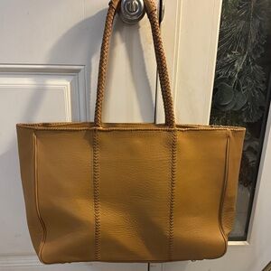 Elegant Tan Leather Tote Bag